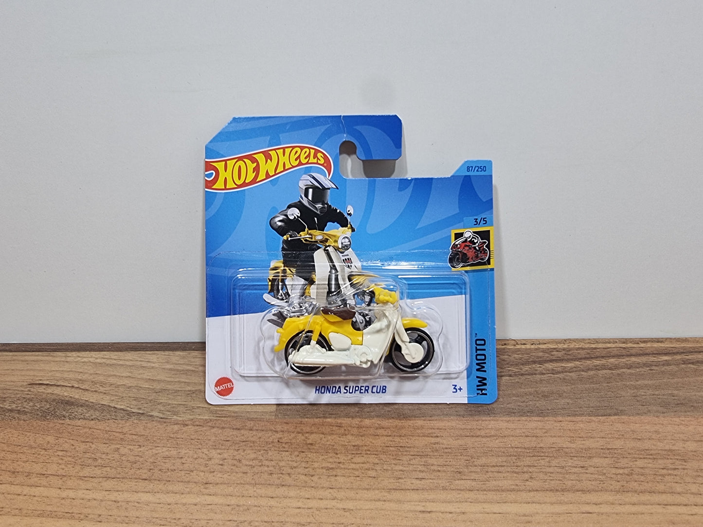 Hot Wheels Honda Super Cub (Bad Card)