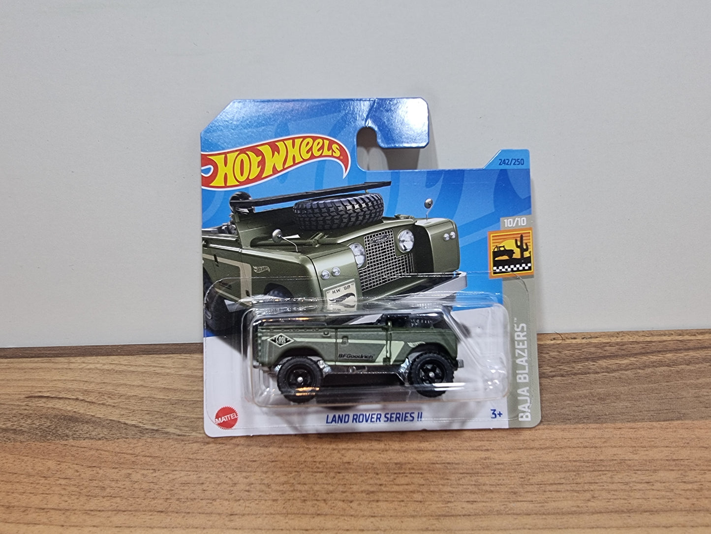 Hot Wheels Land Rover Series II (Bad Card)
