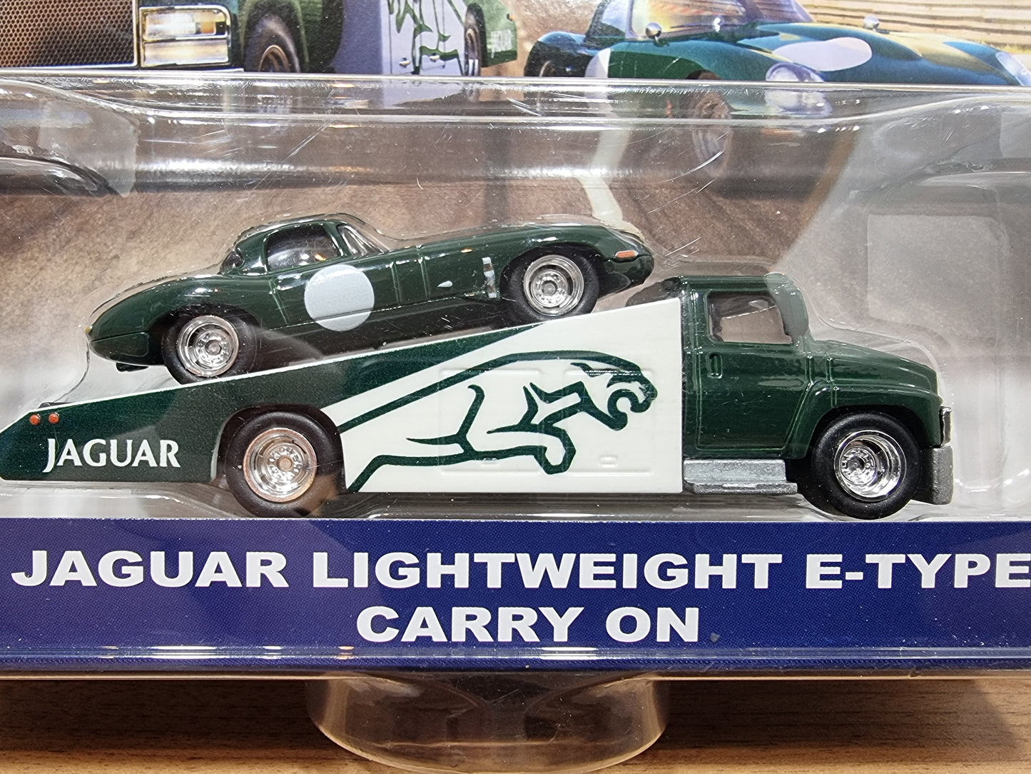 Hot Wheels Jaguar Lightweight E-type, Carry On