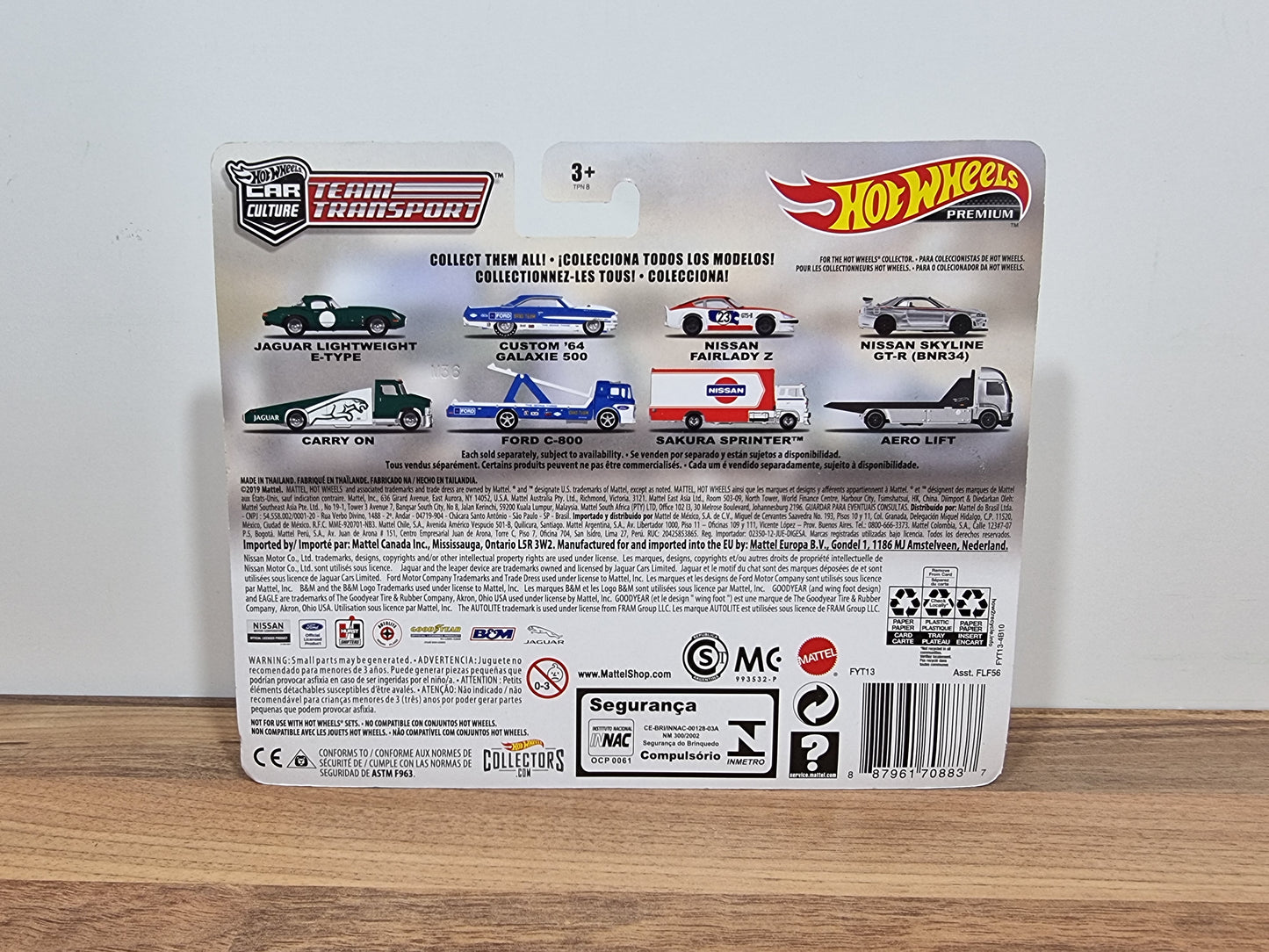 Hot Wheels Jaguar Lightweight E-type, Carry On