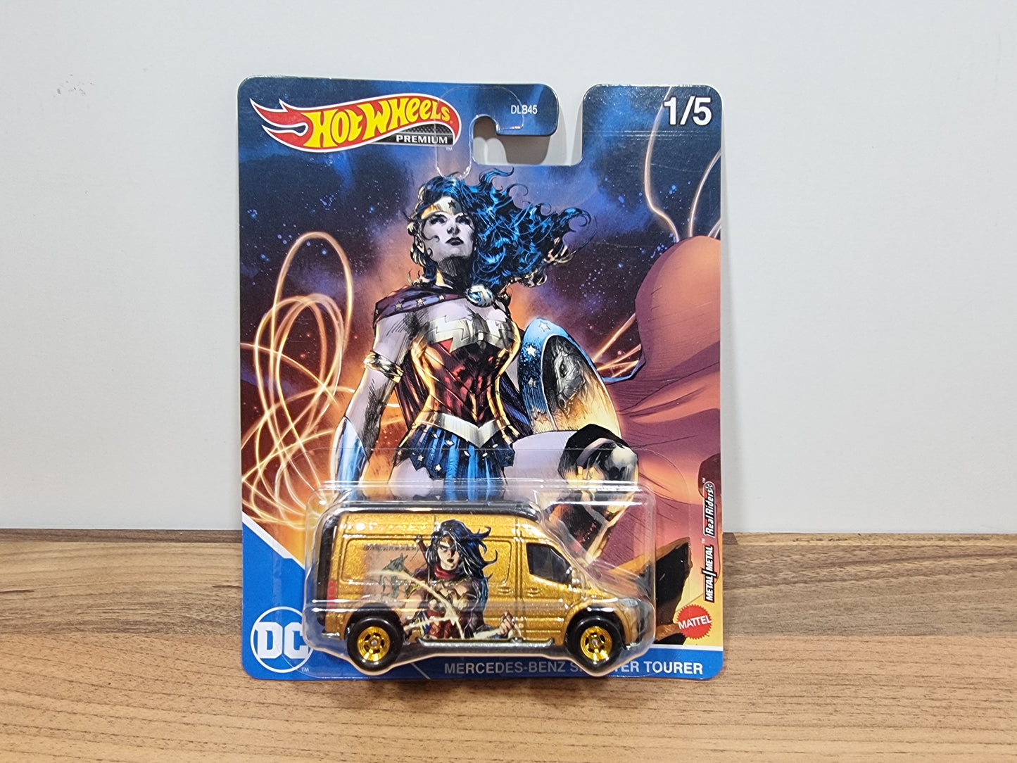 Hot Wheels Mercedes-Benz Sprinter Tourer